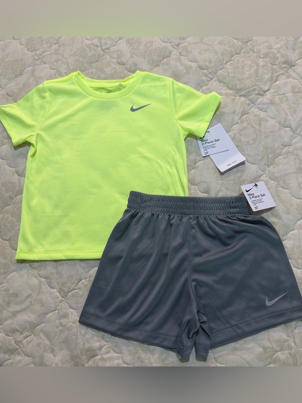 Nike Boys Dri-Fit 2 Piece Matching Set Size 3T Shirt and Shorts NWT